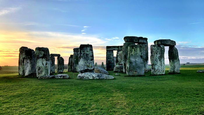 Canvas & Stone Tours: Stonehenge & Salisbury